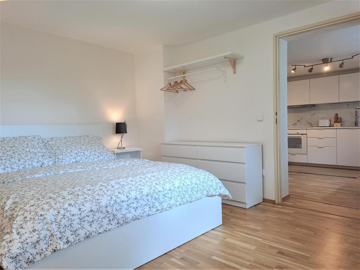 Apartmanovy Dum Se Zahradou V Klidne Casti Prahy Prague Exterior photo