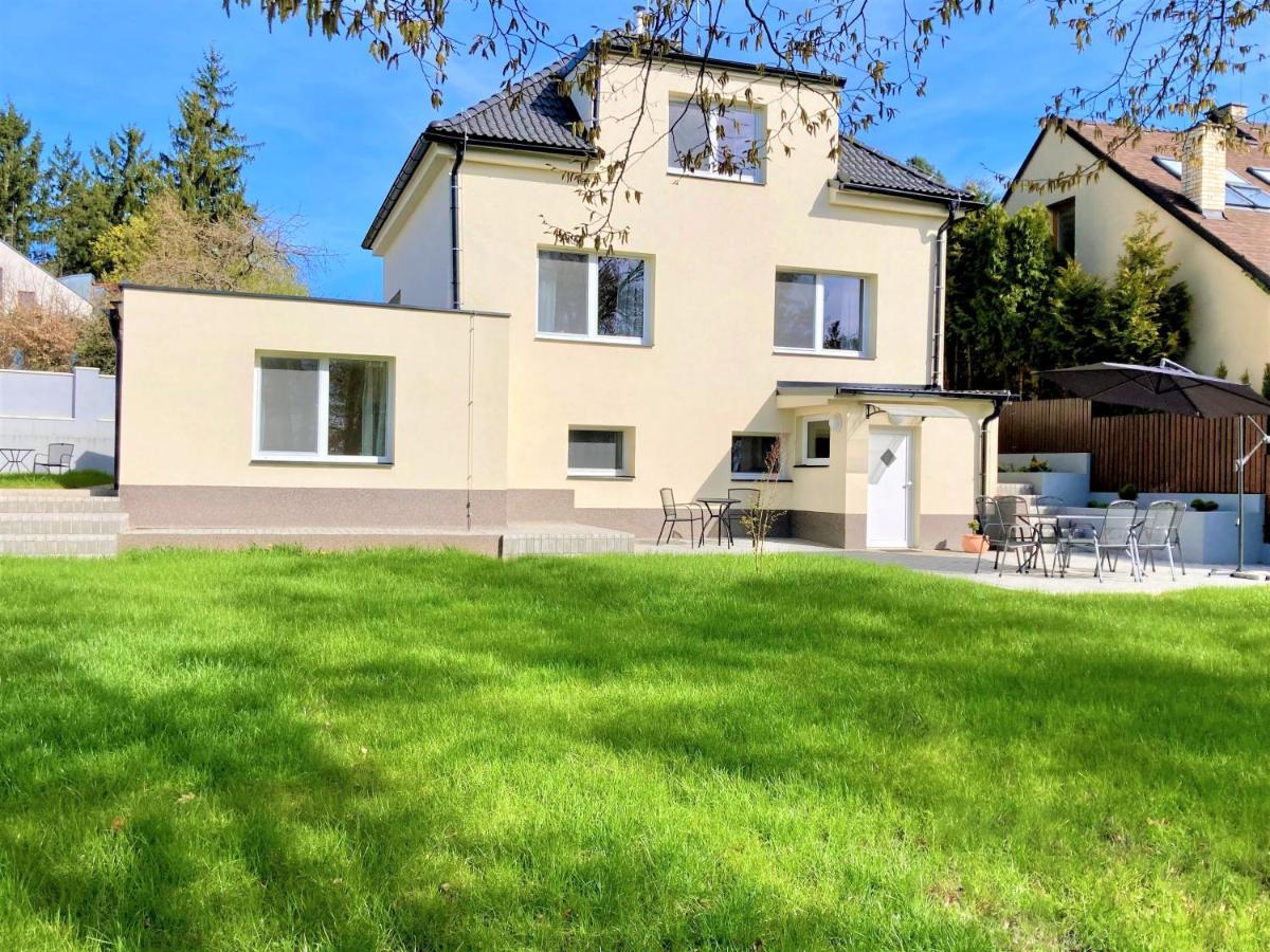 Apartmanovy Dum Se Zahradou V Klidne Casti Prahy Prague Exterior photo